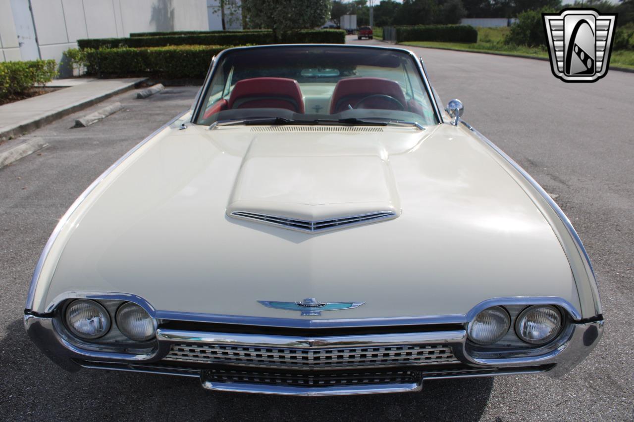 1962 Ford Thunderbird