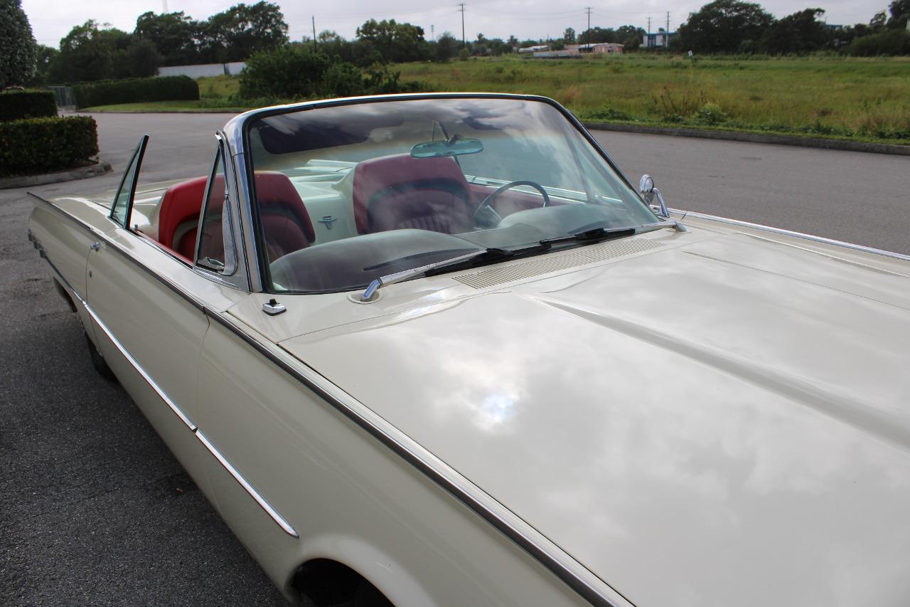 1962 Ford Thunderbird