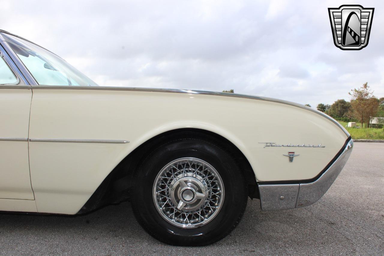 1962 Ford Thunderbird