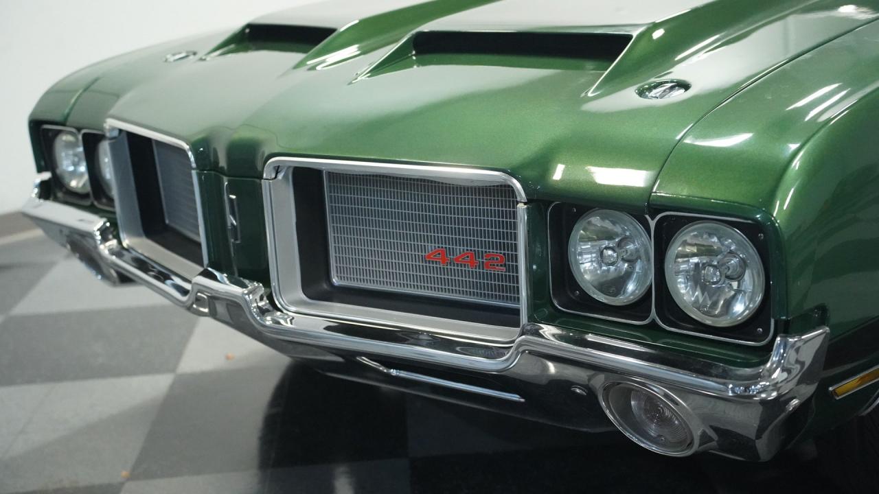 1972 Oldsmobile Cutlass 442 Tribute Restomod