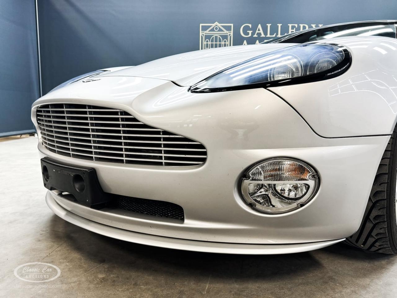 2004 Aston Martin Vanquish