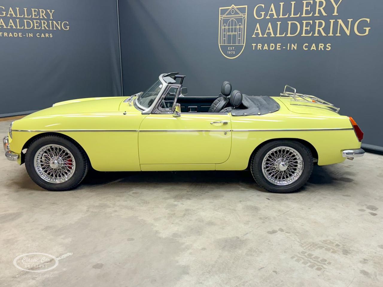 1977 MG B