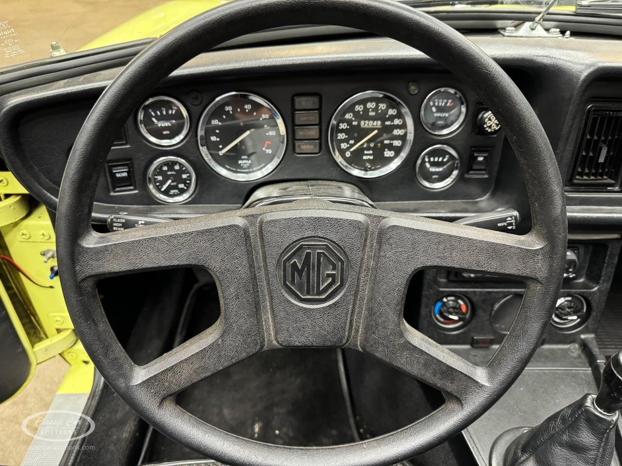 1977 MG B