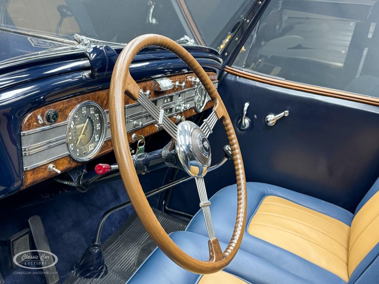 1937 Packard One-Twenty Rollston