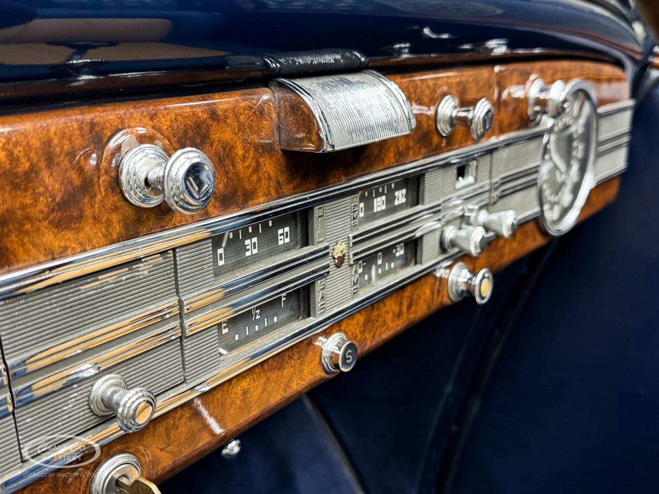 1937 Packard One-Twenty Rollston