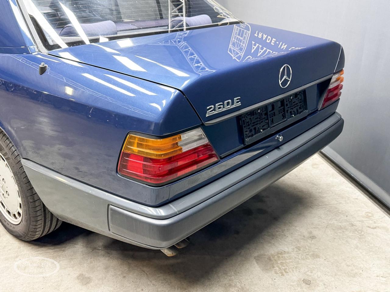 1986 Mercedes - Benz 260 E