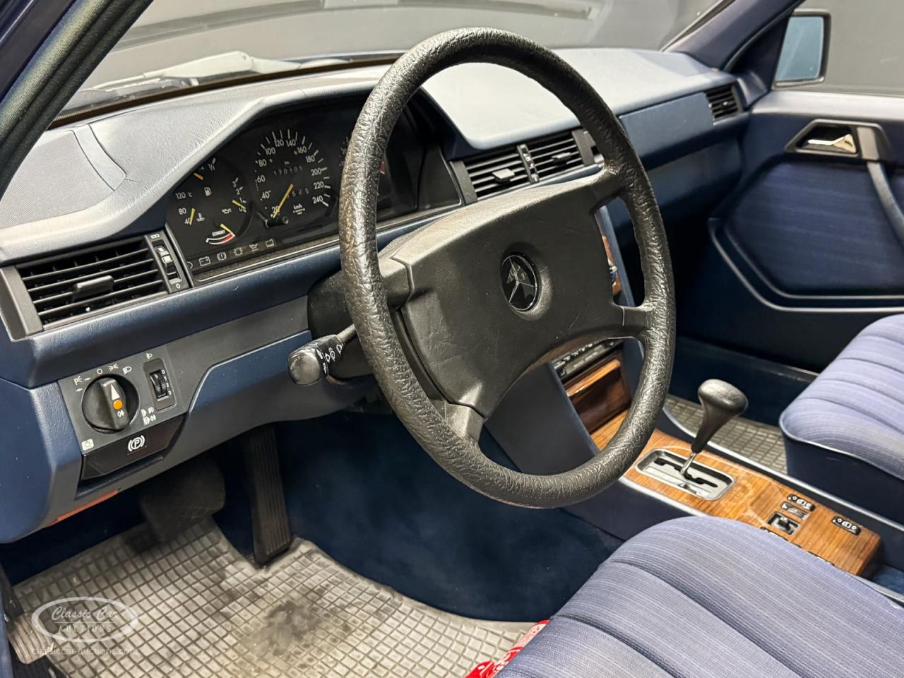 1986 Mercedes - Benz 260 E