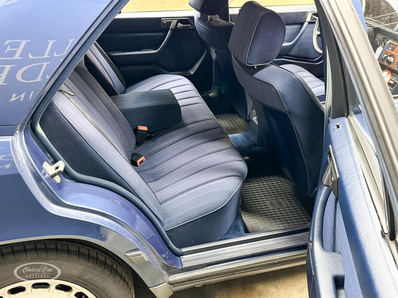 1986 Mercedes - Benz 260 E