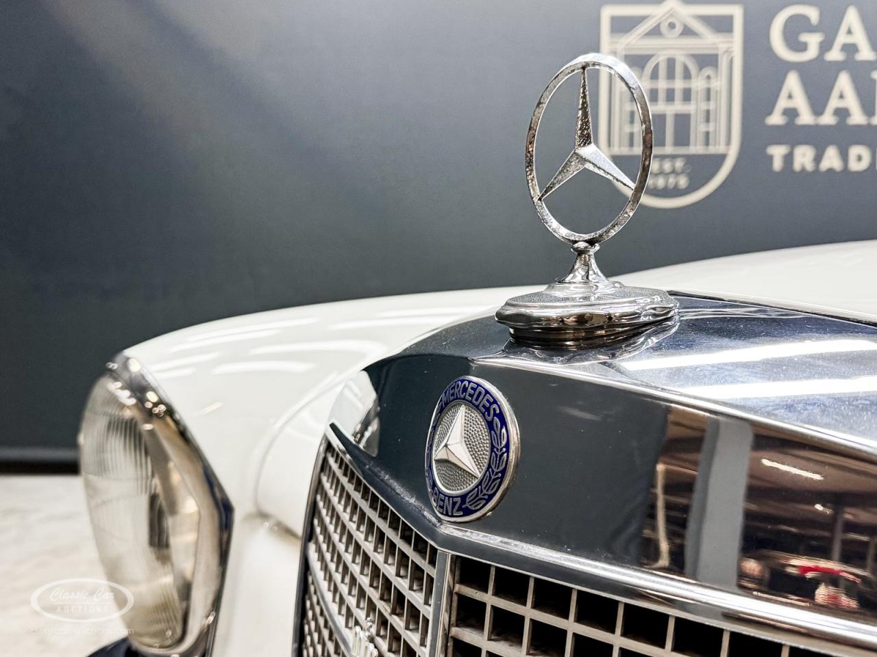 1968 Mercedes - Benz 280 SE