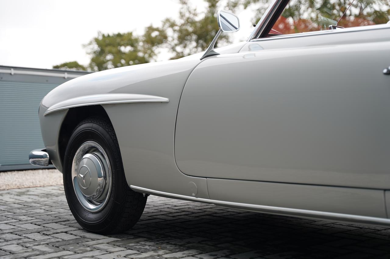 1960 Mercedes - Benz 190SL