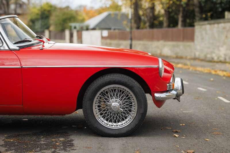 1973 MG B Roadster