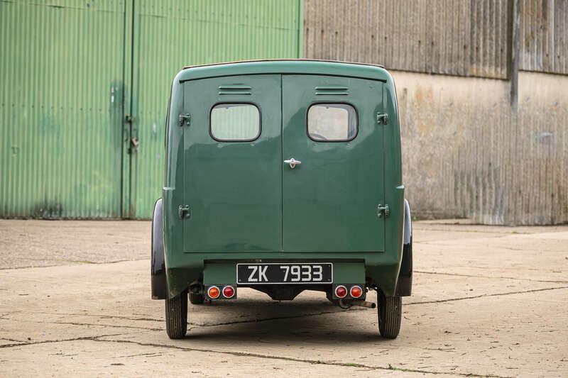 1947 Morris EIGHT