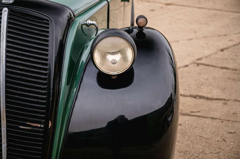 1947 Morris EIGHT