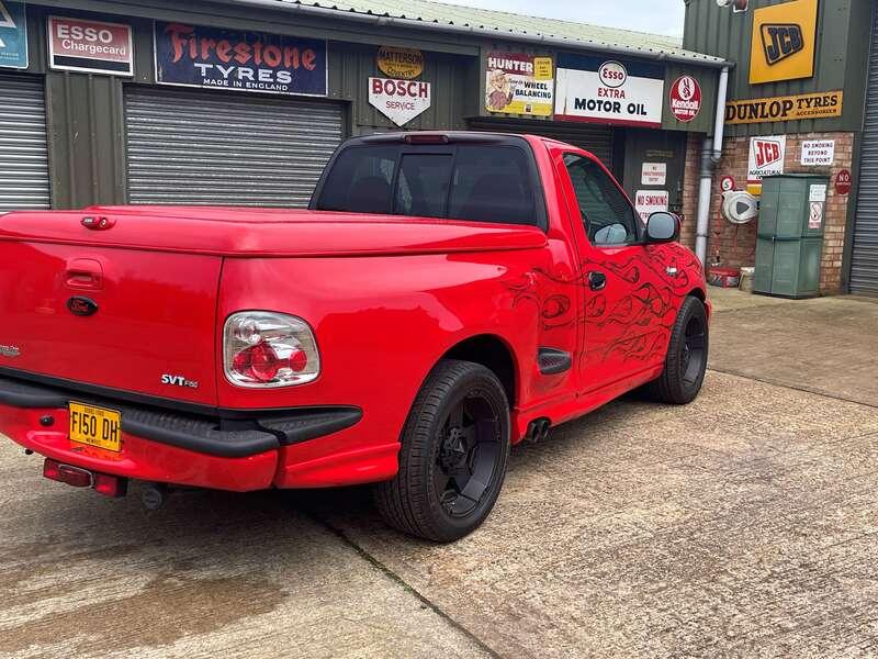 2005 Ford F-150 SVT Lightning