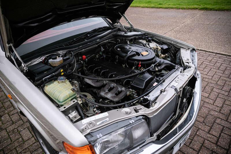 1990 Mercedes - Benz 300 SE AUTO