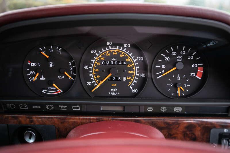 1990 Mercedes - Benz 300 SE AUTO