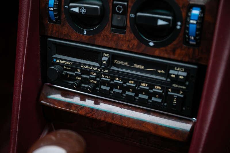 1990 Mercedes - Benz 300 SE AUTO