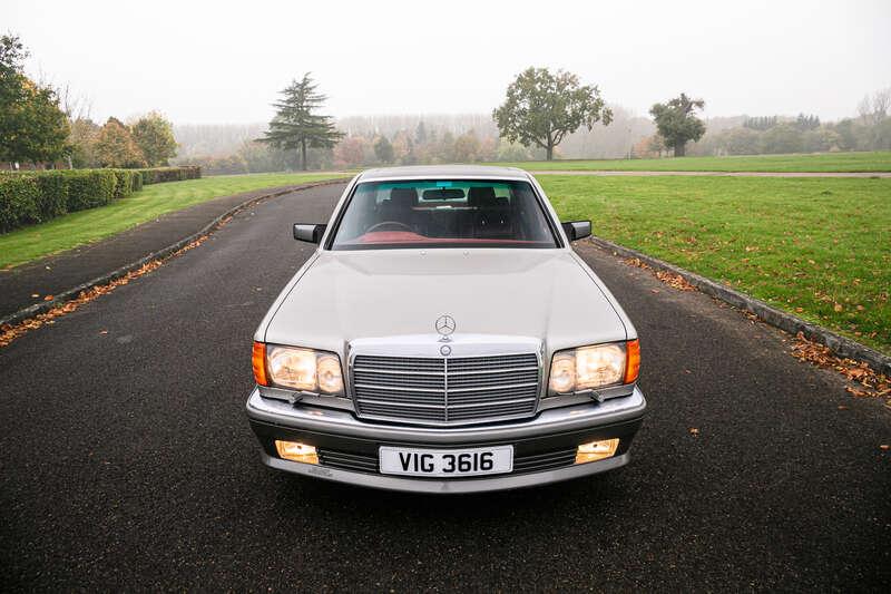 1990 Mercedes - Benz 300 SE AUTO