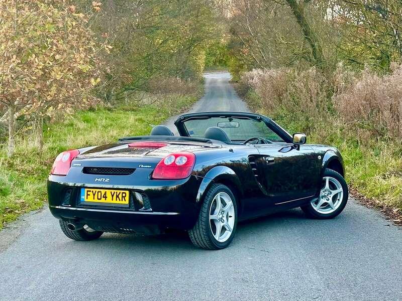 2004 Toyota MR2