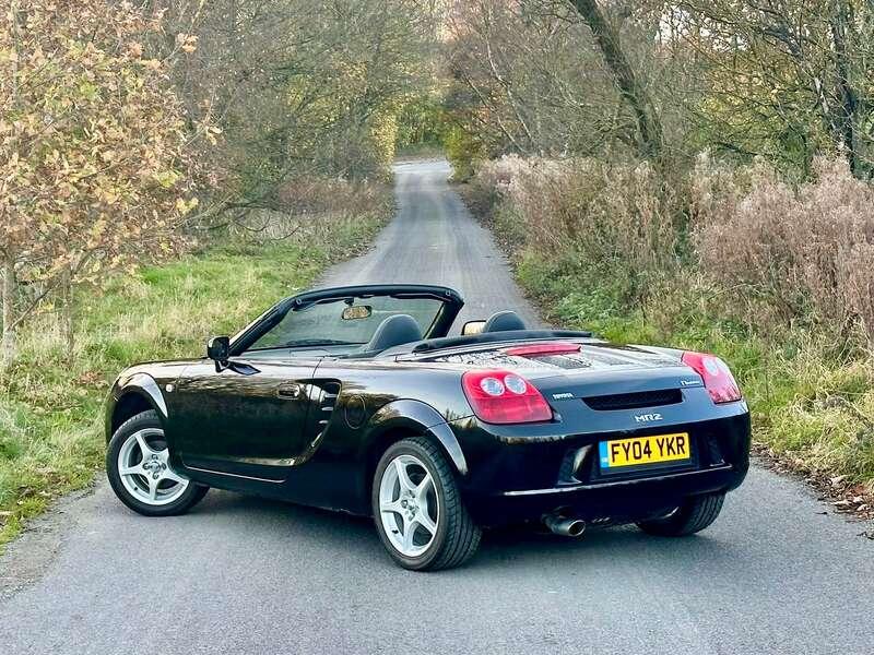 2004 Toyota MR2