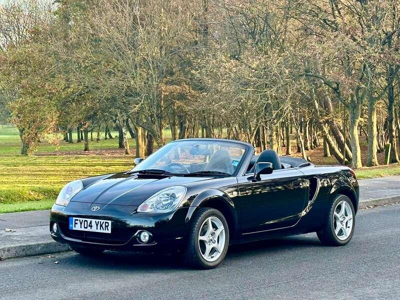 2004 Toyota MR2