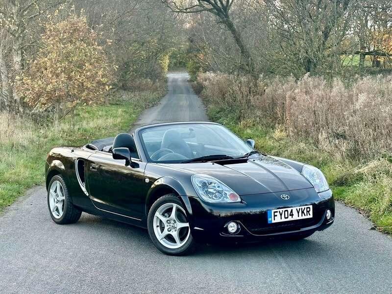 2004 Toyota MR2