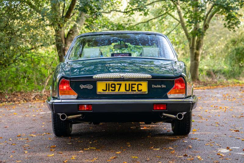 1992 Daimler DOUBLE SIX SALOON