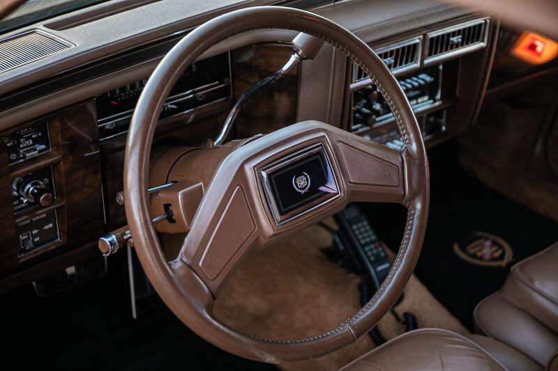 1988 Cadillac BROUGHAM D&#039;ELEGANCE GOLD EDITION