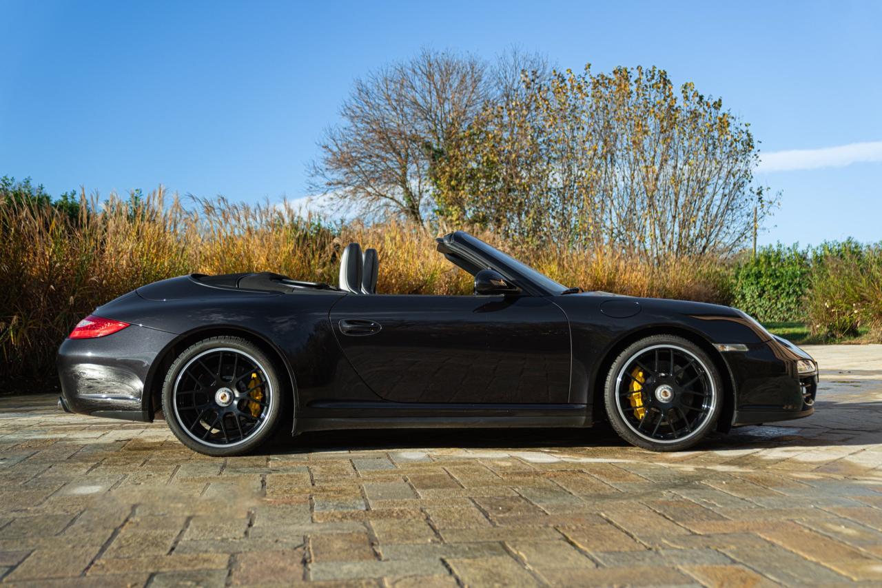 2011 Porsche 997 (911) CARRERA GTS