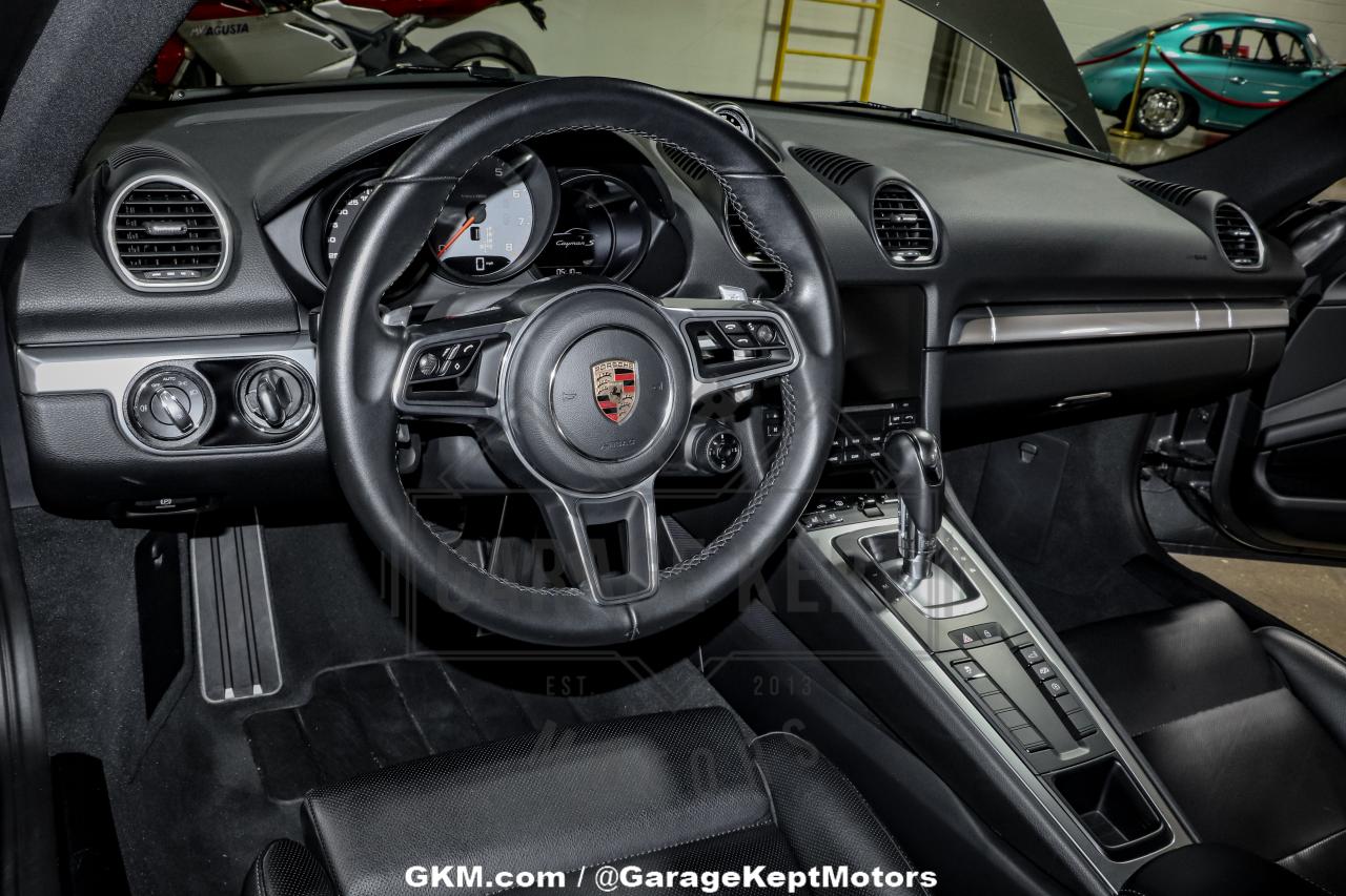 2019 Porsche Cayman S