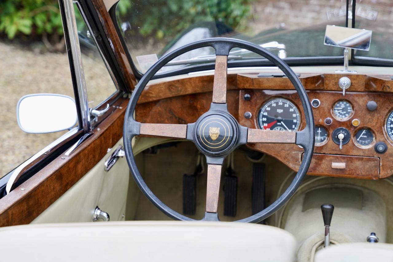 1957 Jaguar XK140 Drophead Coupe