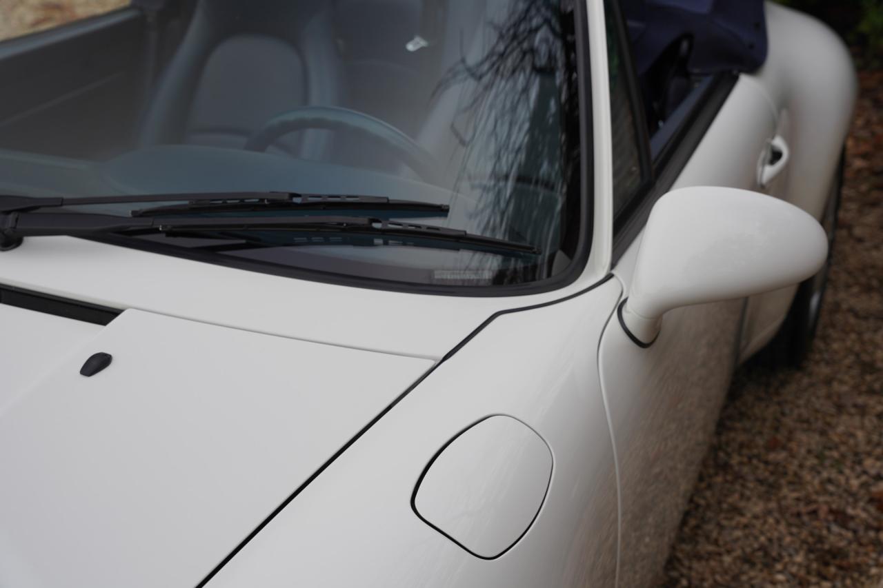 1995 Porsche 993 Carrera 2 Convertible ONLY 23000 MILES! PRICE INCL. VAT