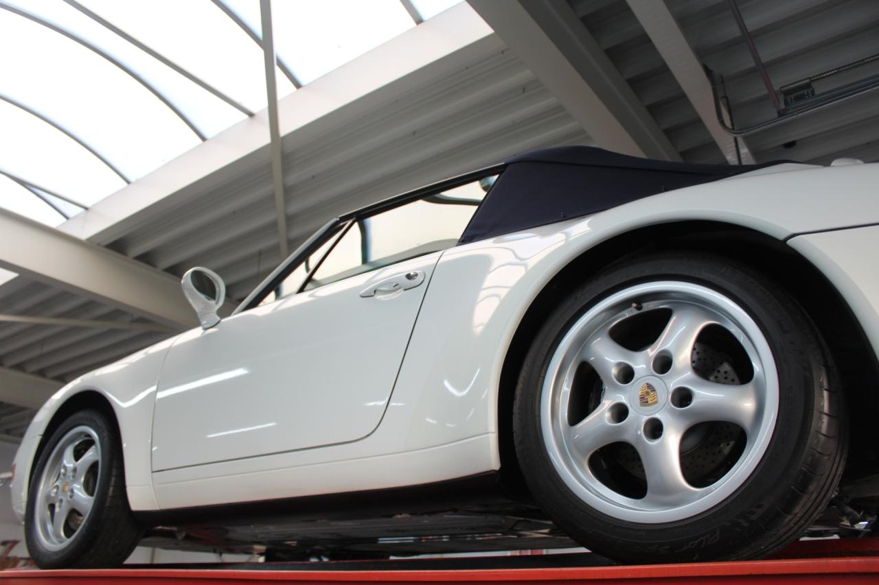 1995 Porsche 993 Carrera 2 Convertible ONLY 23000 MILES! PRICE INCL. VAT