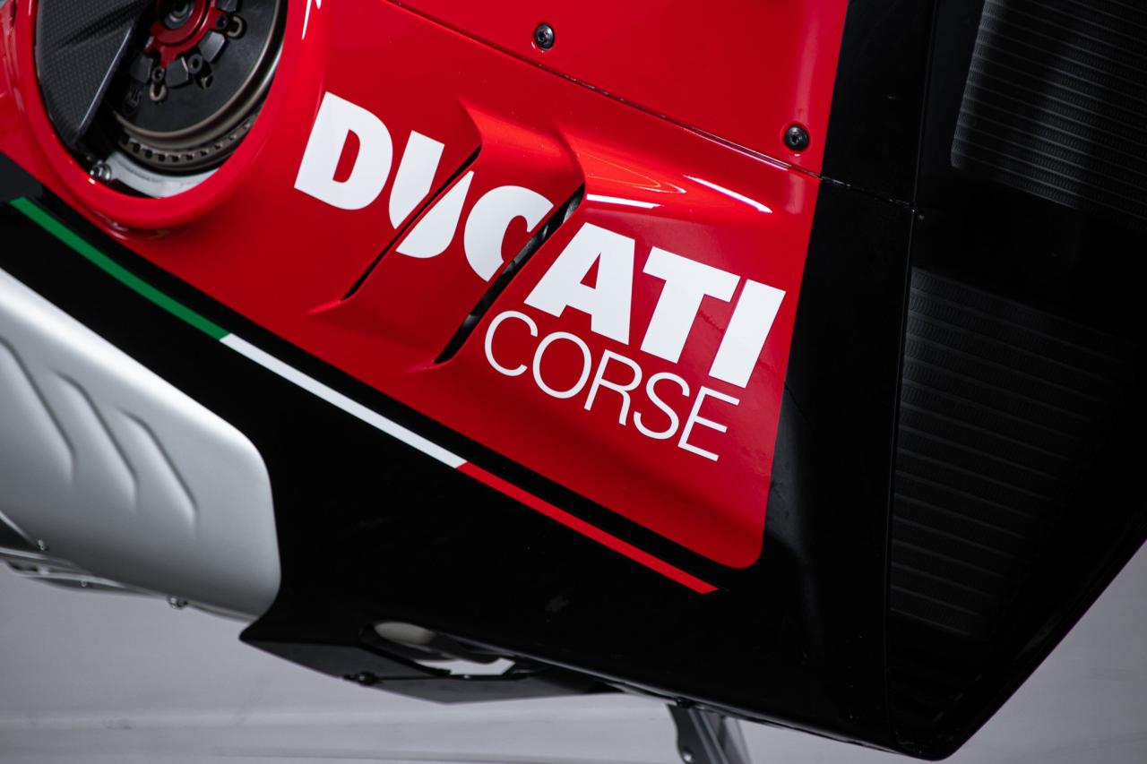 2024 Ducati PANIGALE V4 SP2 30&deg; ANNIVERSARIO 916