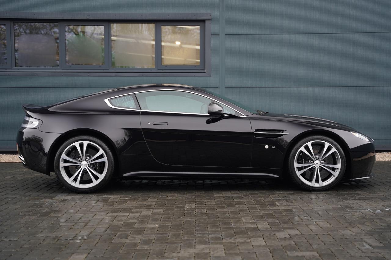 2014 Aston Martin V12 Vantage