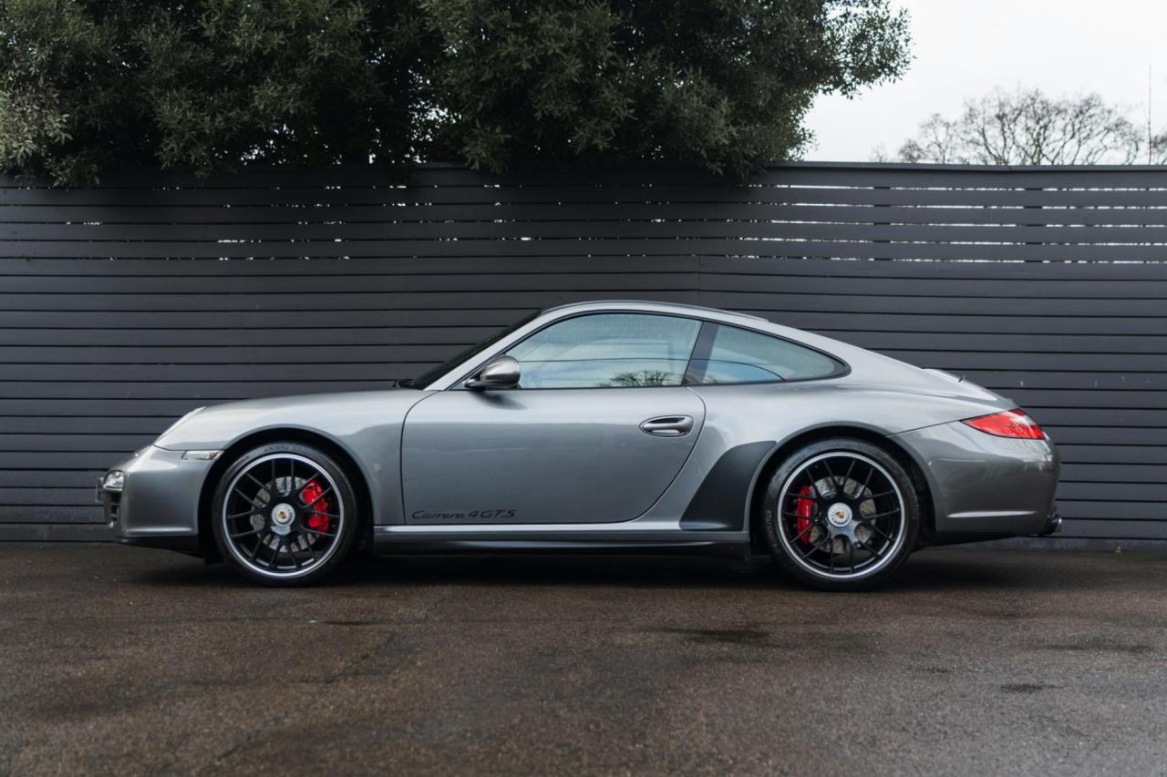 2012 Porsche 911 (997.2) Carrera 4 GTS