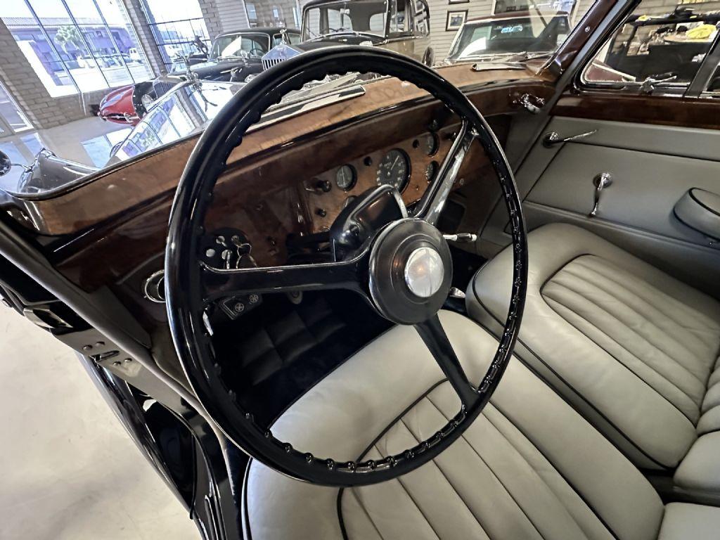 1954 Rolls - Royce Silver Dawn