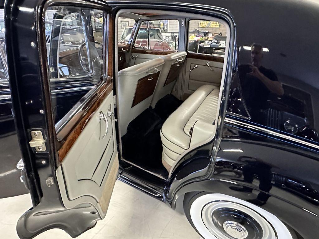 1954 Rolls - Royce Silver Dawn