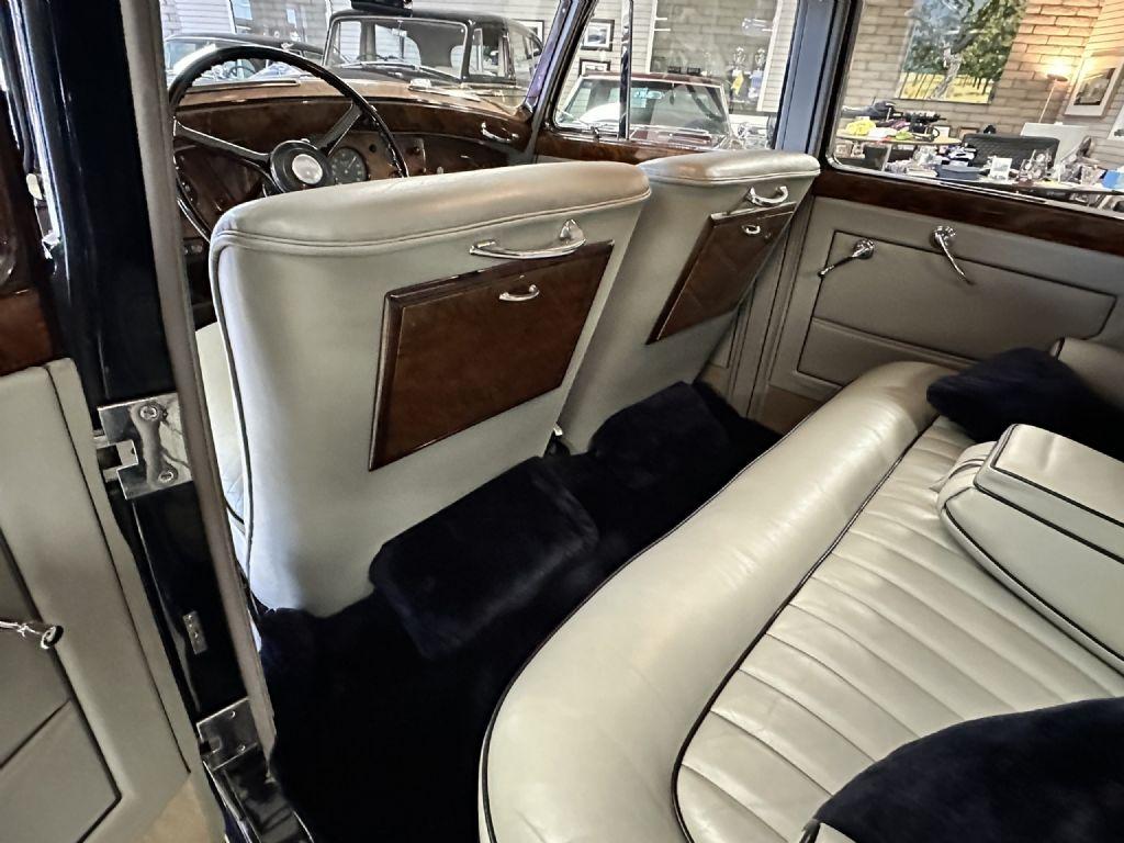 1954 Rolls - Royce Silver Dawn