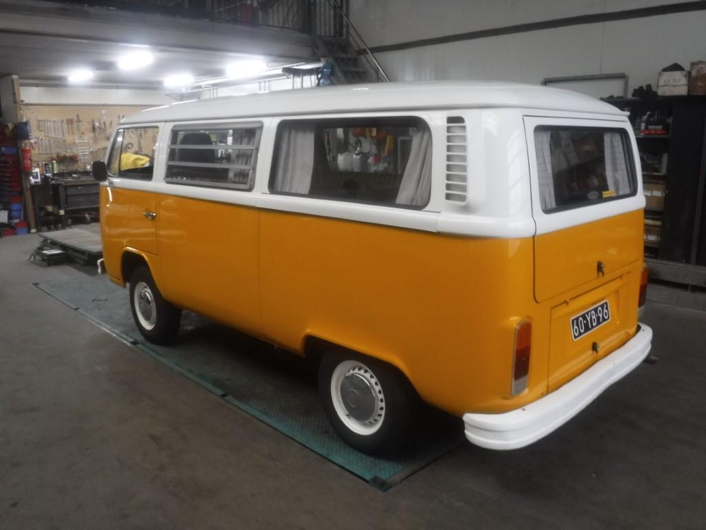 1977 Volkswagen T2 Bus