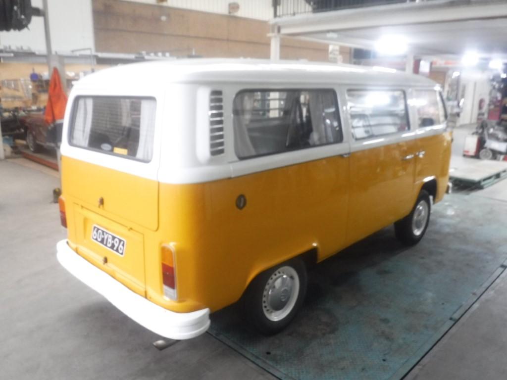 1977 Volkswagen T2 Bus