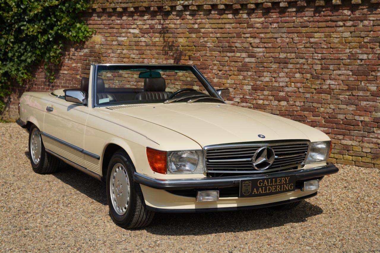 1989 Mercedes - Benz Mercedes Benz SL 560