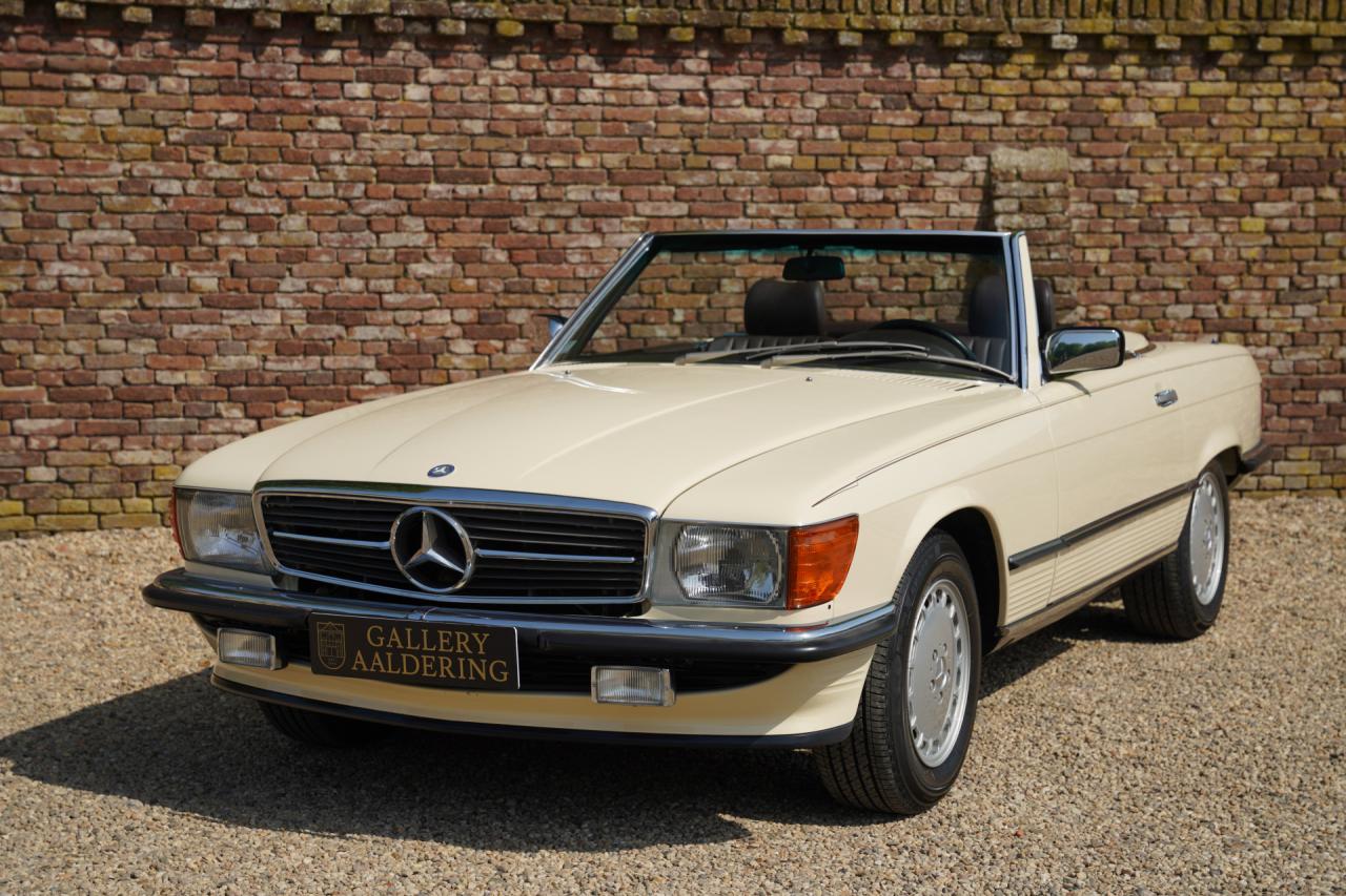 1989 Mercedes - Benz Mercedes Benz SL 560