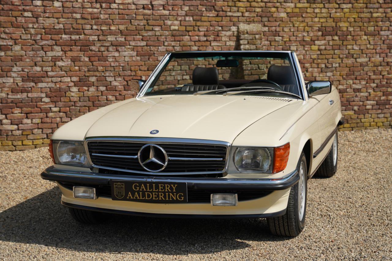 1989 Mercedes - Benz Mercedes Benz SL 560