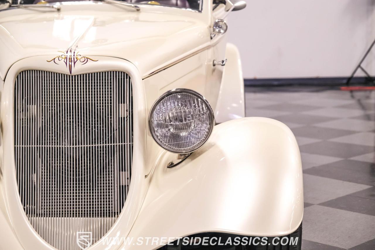 1934 Ford Cabriolet