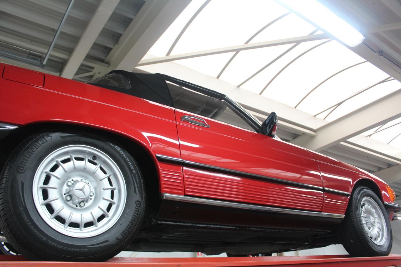 1982 Mercedes - Benz SL 280 &ldquo;5 speed manual gearbox&rdquo;