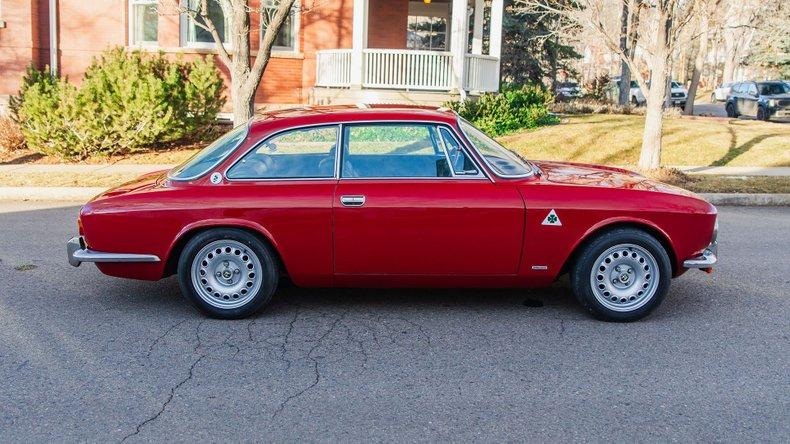 1974 Alfa Romeo GTV 2000