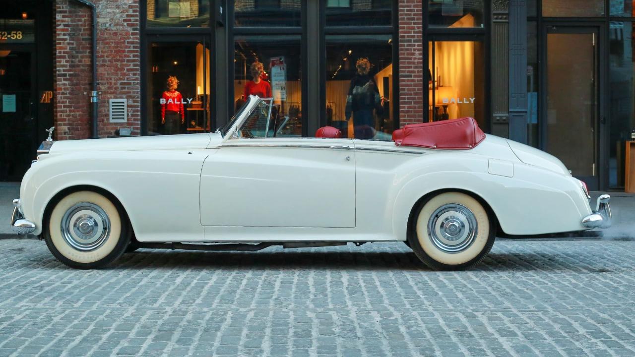 1961 Rolls - Royce Silver Cloud II H.J. Mulliner Drophead Coupe Adaptation