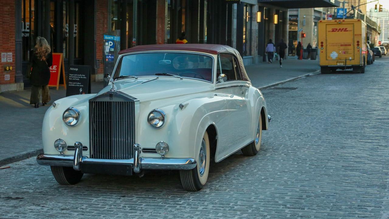 1961 Rolls - Royce Silver Cloud II H.J. Mulliner Drophead Coupe Adaptation