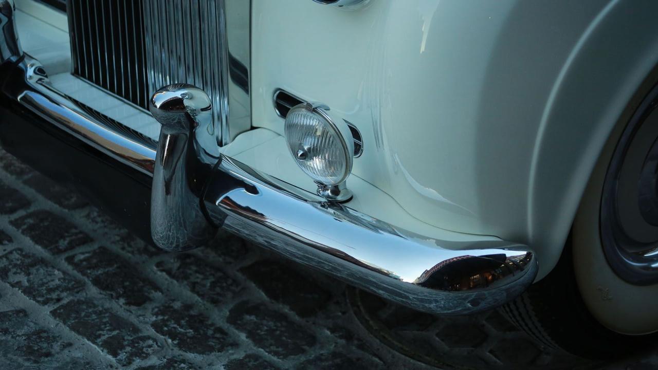 1961 Rolls - Royce Silver Cloud II H.J. Mulliner Drophead Coupe Adaptation